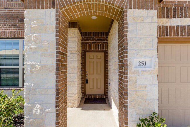 Foto del edificio - 251 Sintra Lk Wy