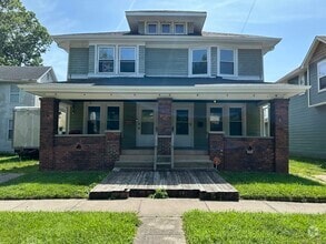 Building Photo - 3127 N Kenwood Ave