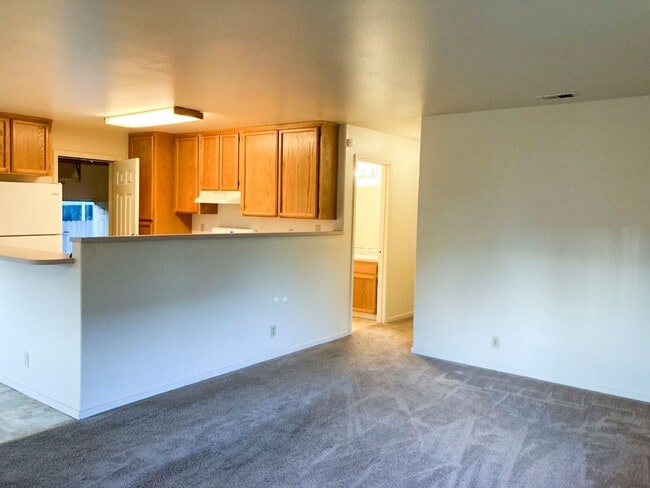 Building Photo - Spacious Pet-friendly McKinleyville Home With Garage & Fenced Yard