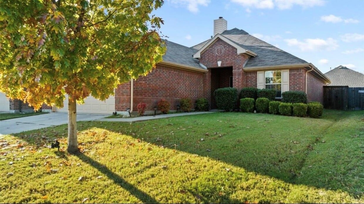 Primary Photo - 2109 Castle Creek Dr