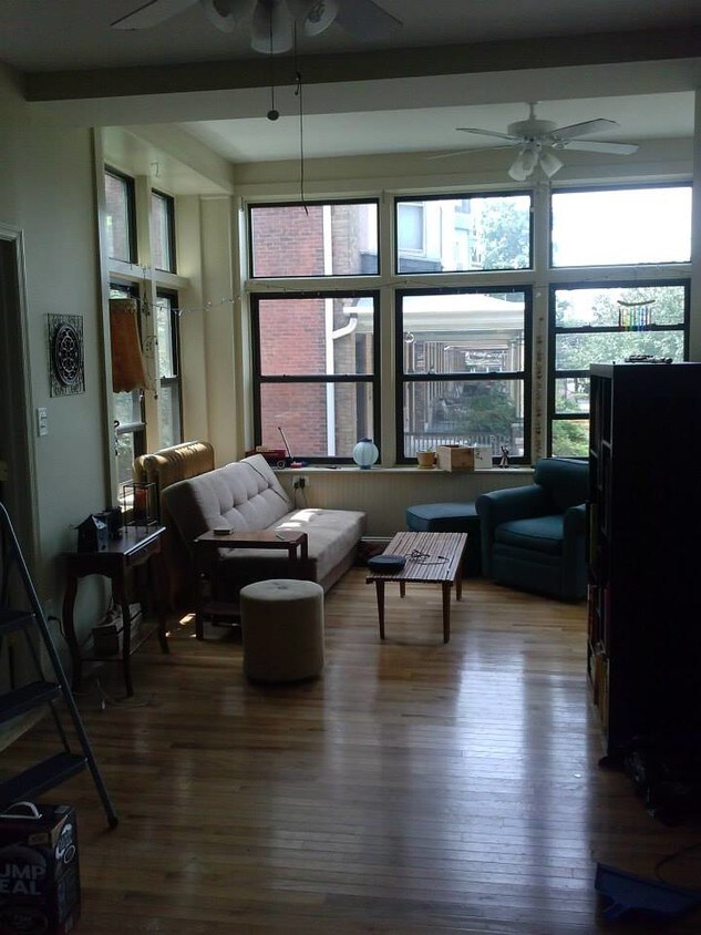 TONS of Windows - 900 S 48th St