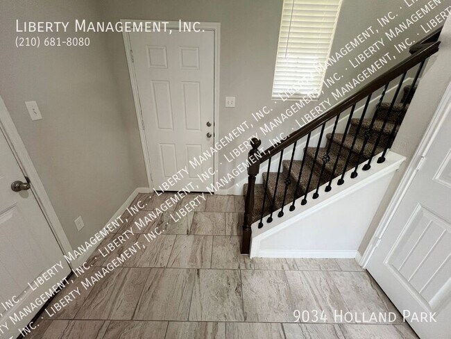 Foto del edificio - 9034 Holland Pk