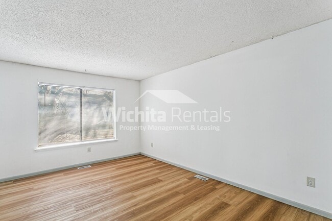 Building Photo - 9208 E Bedell St