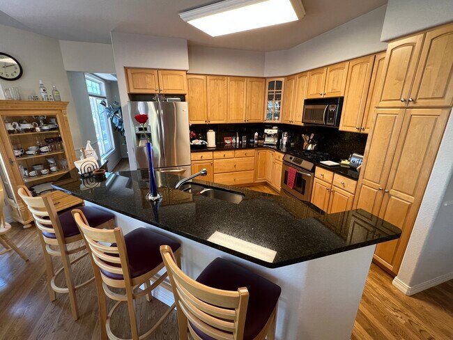 Cocina - 4150 S Hampton Cir