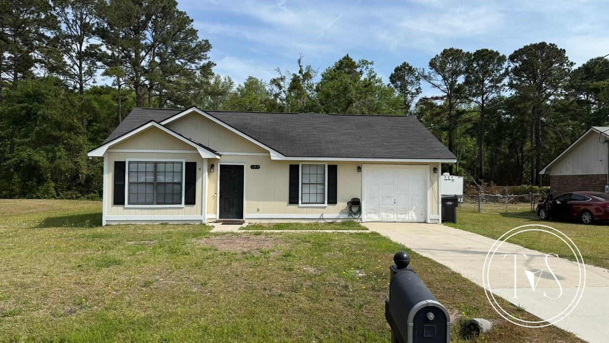 Primary Photo - 193 Hunters Branch Dr