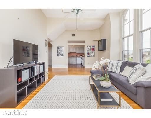 Building Photo - 2 br, 2 bath  - 1 Broad St Apt 11