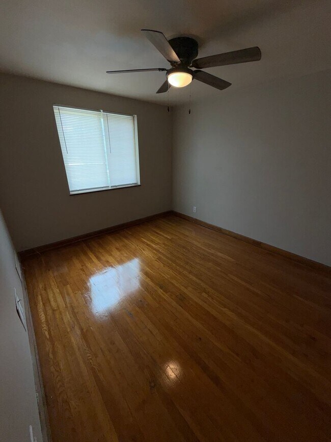 Foto del edificio - 108 N Huron Ave