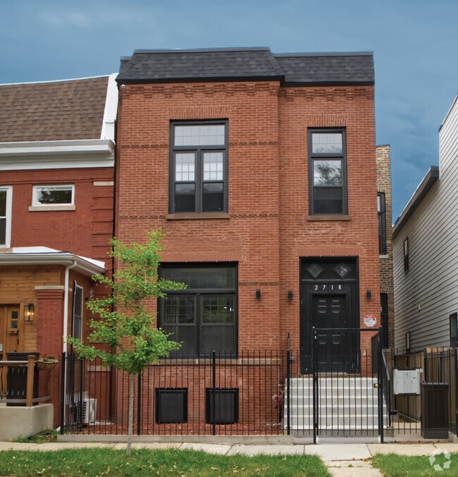 Building Photo - 2718 W Monroe St