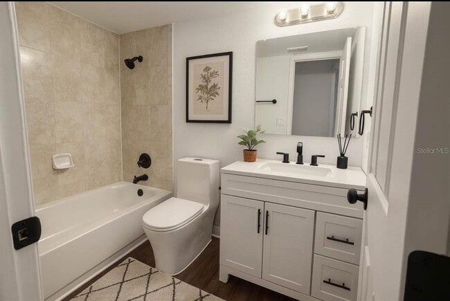 Building Photo - 14002 Capitol Dr