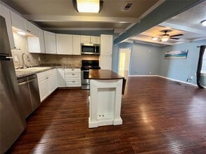 Building Photo - 318 Marine Way