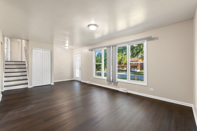 Building Photo - 3308 Birchwood Dr