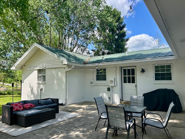 Building Photo - 6603 New Bowling Green Rd