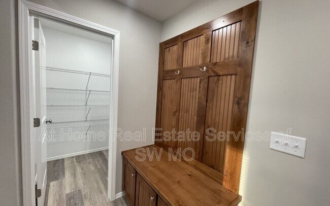Foto del edificio - 537 S Evergreen Ave