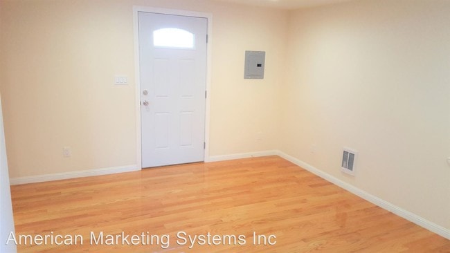 Building Photo - 601 Easton Ave