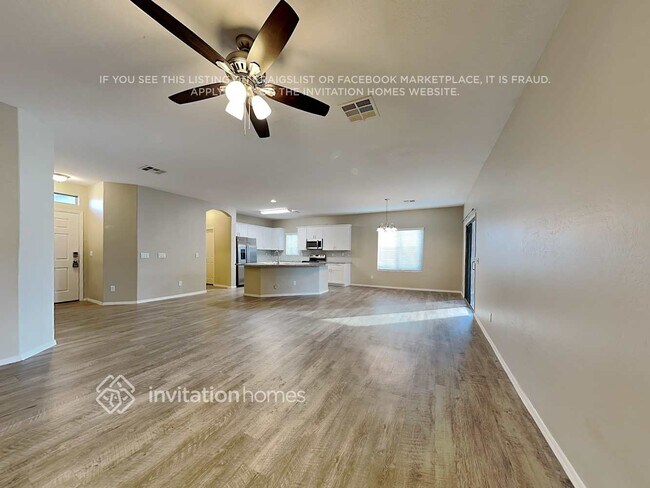 Foto del edificio - 16545 W Madison St