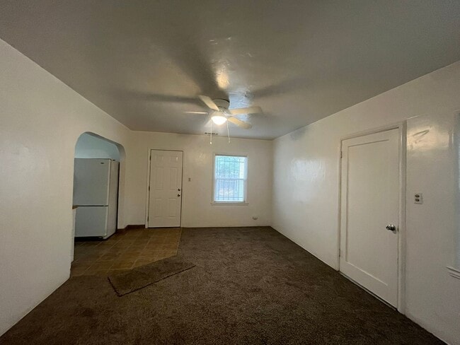 Foto del edificio - 344 N M St