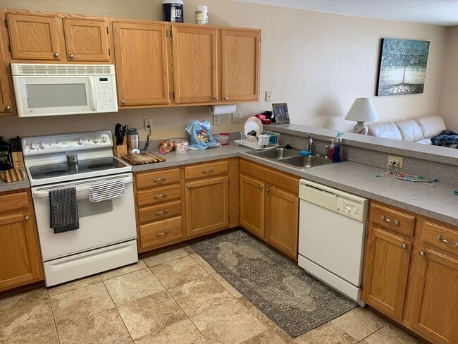 Foto del edificio - 3 Bedroom 2 Bathroom Single Family Condo