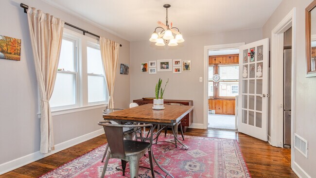 Foto del edificio - 6816 W Dickens Ave