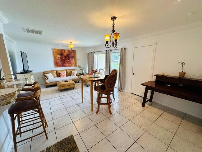 Building Photo - 614 Orange Dr