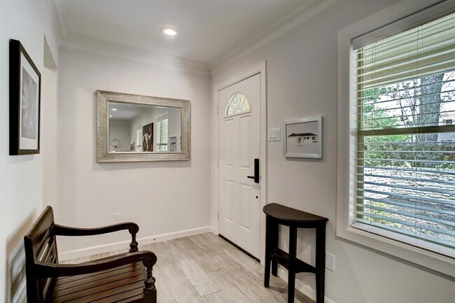Building Photo - 6030 Woodbrook Ln
