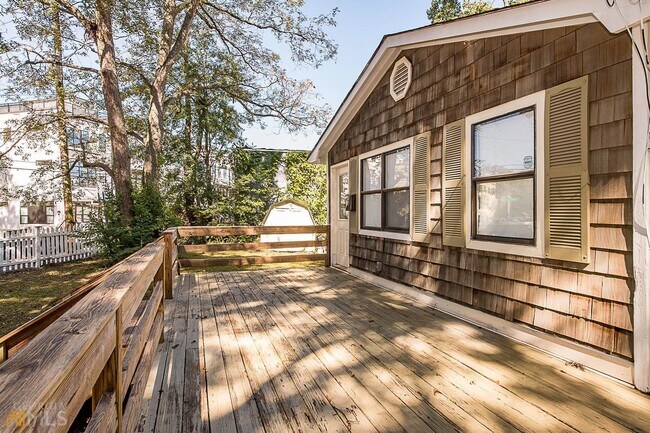 Foto del edificio - 568 Stokeswood Ave SE