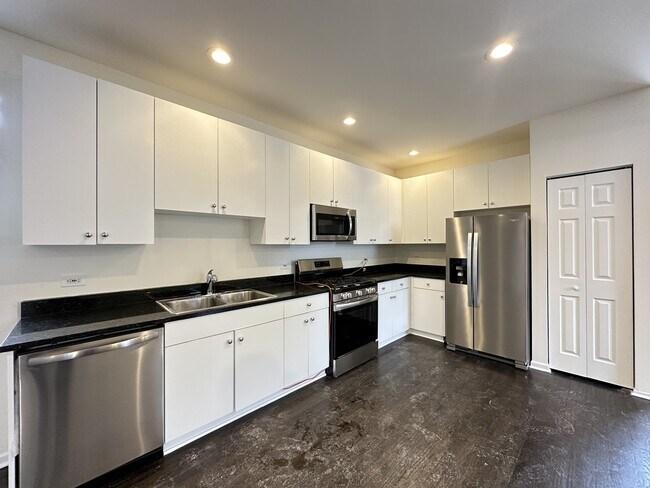 Foto del edificio - 1260 N Greenview Ave