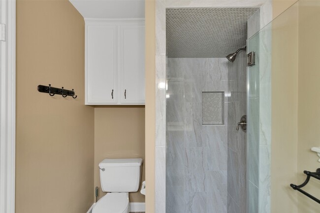 Building Photo - 3810 Glenheather Dr