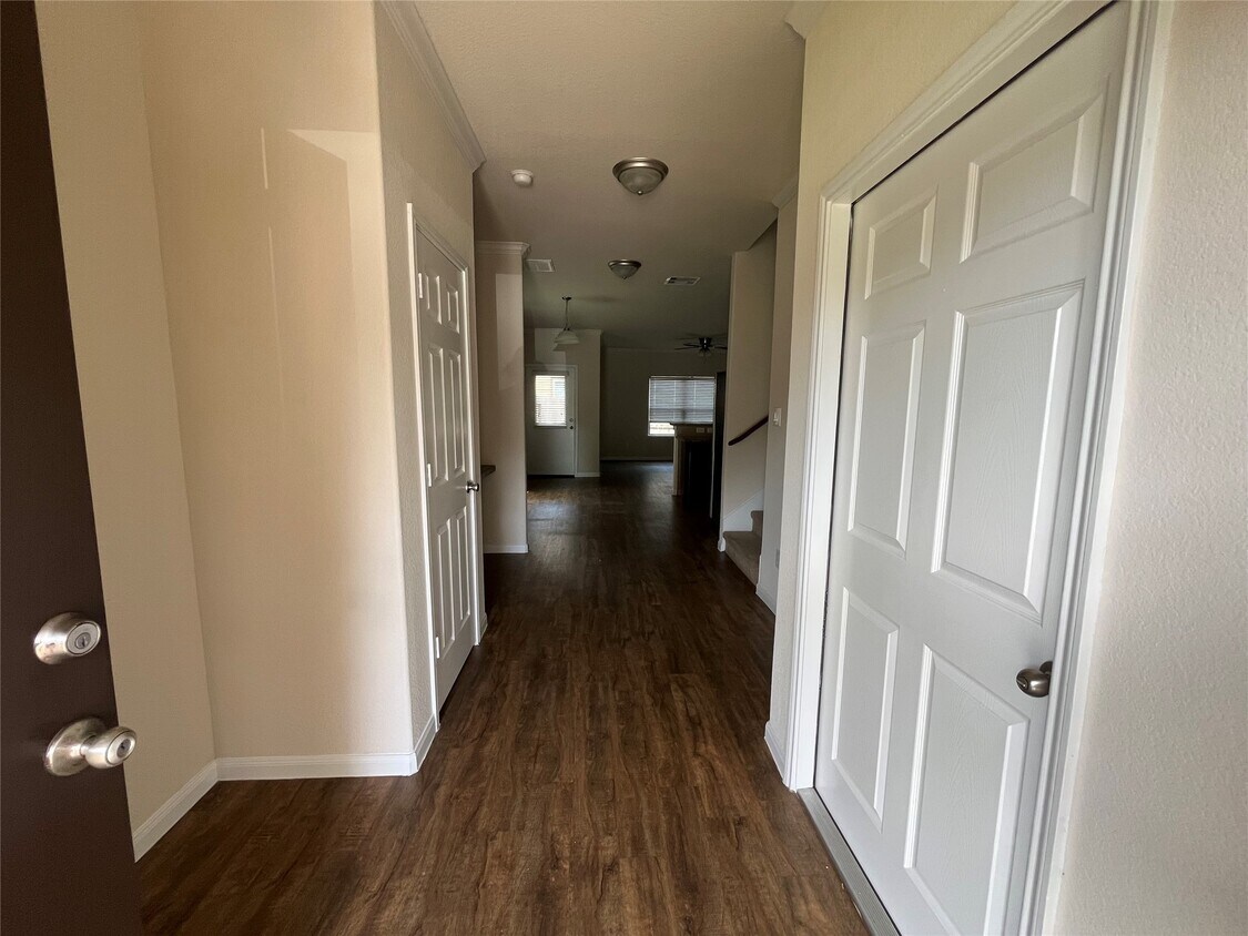 Foto del edificio - 1090 N Colbert St