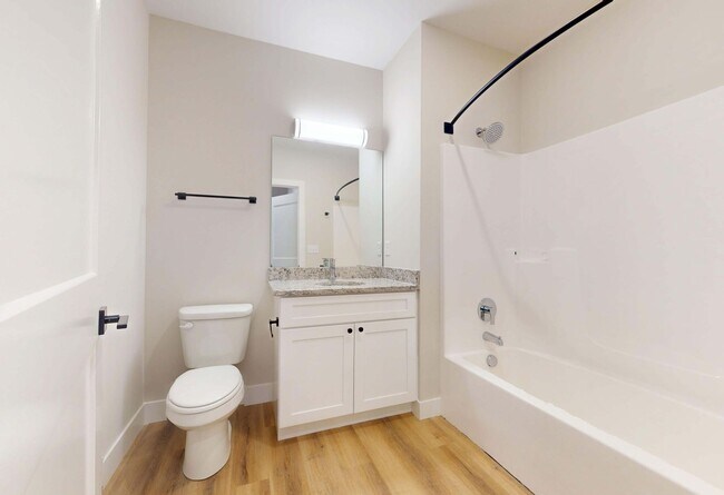 Foto del interior - 305 W Washington