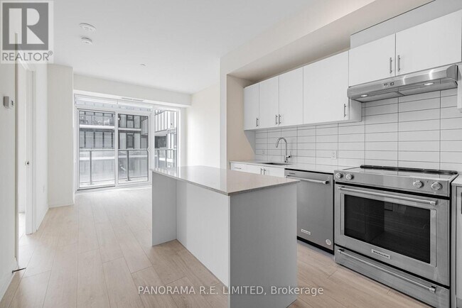 Building Photo - 9000-9000 Jane St