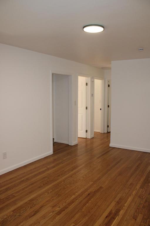 Building Photo - 713 N Sunset Dr