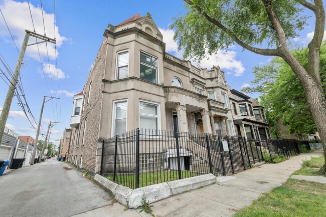 Building Photo - 4311 S Vincennes Ave