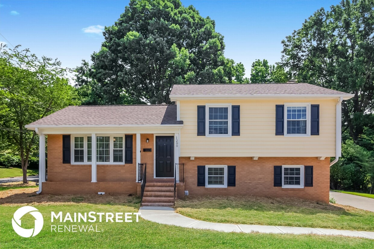 Primary Photo - 1200 Castlegate Dr