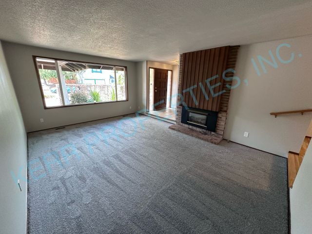 Building Photo - 3108 NE 140th Ave