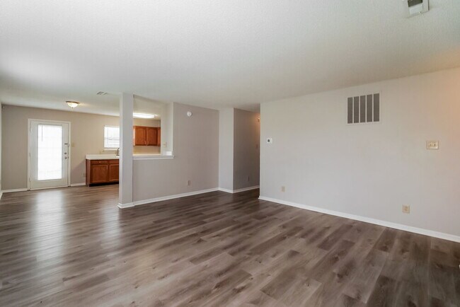 Building Photo - 2039 Orchid Bloom Dr