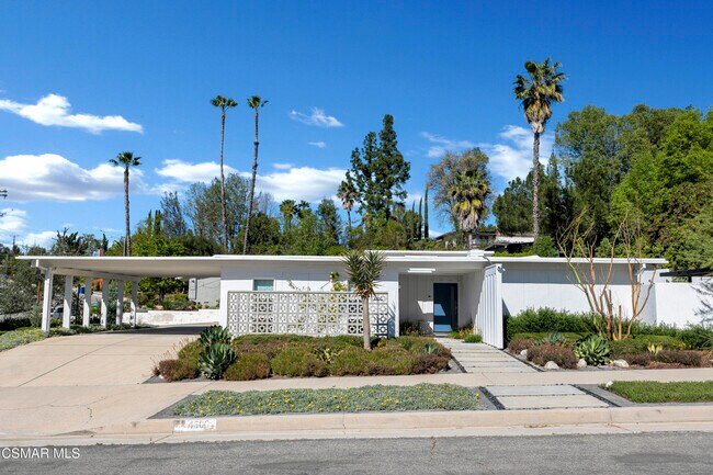 Foto del edificio - 4500 Stark Ave