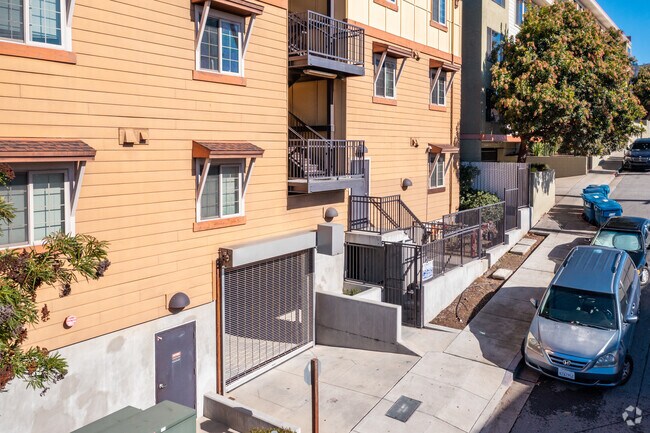 Entrada - Habitat for Humanity Condominum