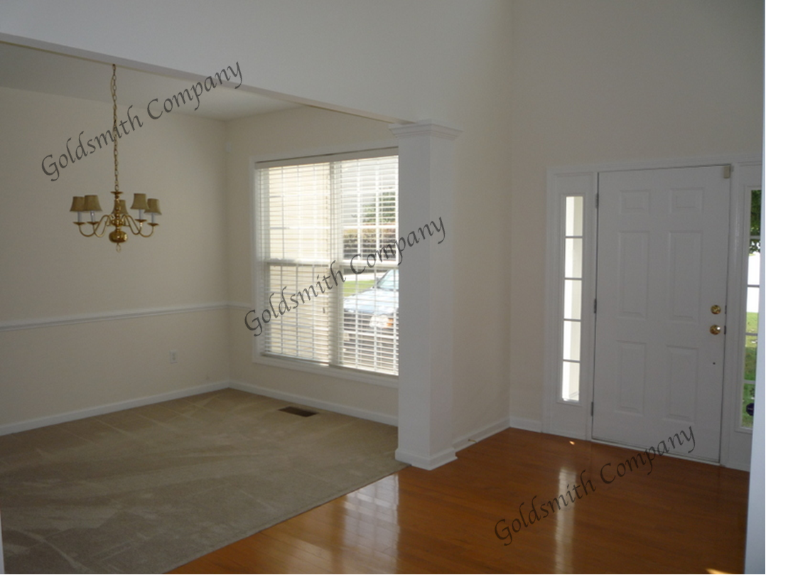 Building Photo - "Spacious 4-Bed Oasis with 2.5 Baths on Collingsworth Lane"