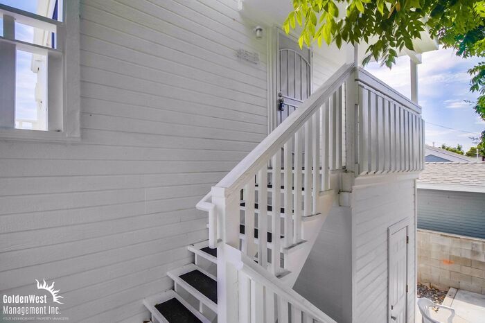 Primary Photo - Comfortable Studio 1Ba with Private Deck i...