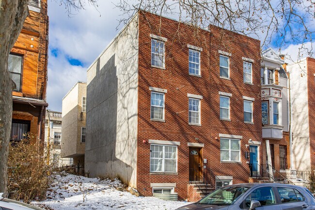 Foto del edificio - 2350 N Park Ave