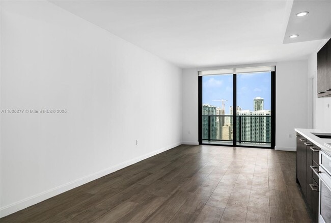 Foto del edificio - 45 SW 9th St