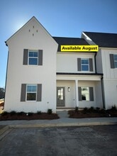 Building Photo - 501 Rosewood Ln