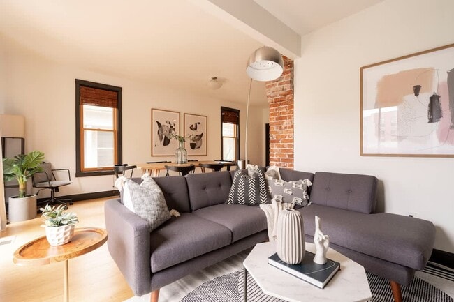 Building Photo - 2319 NW Raleigh St