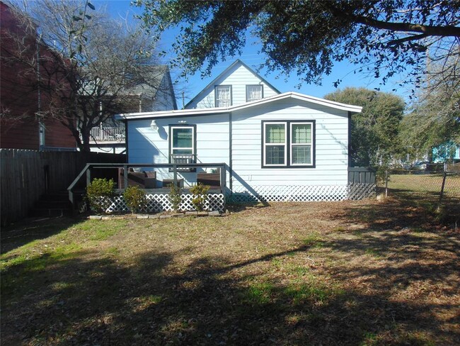 Building Photo - 1023 Avenue L Ave