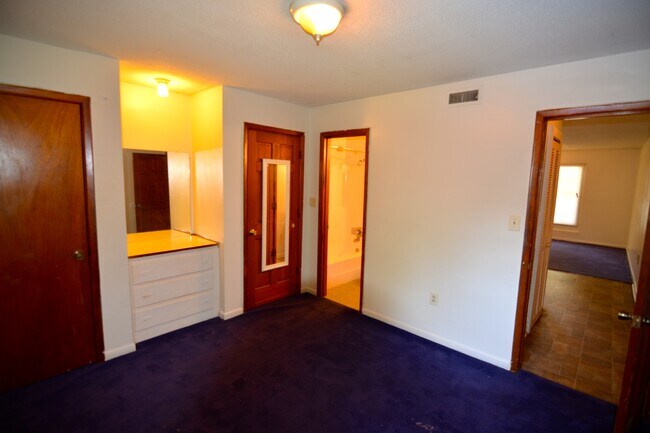 Building Photo - 3317 Florida Ave