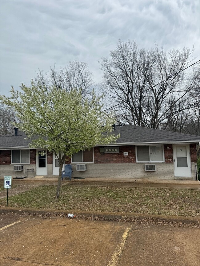 Building Photo - 5851 Stieren Dr