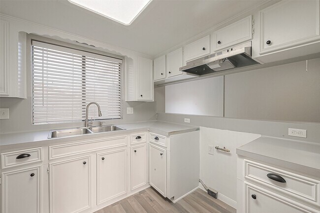 Foto del edificio - 1614 Talbrook Dr