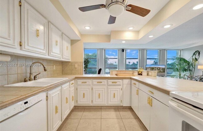 Foto del edificio - 601 Three Islands Boulevard