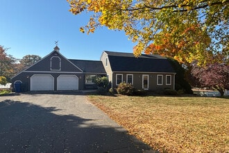 Building Photo - 1241 Halladay Ave W