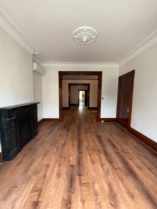 Building Photo - 326 3rd St